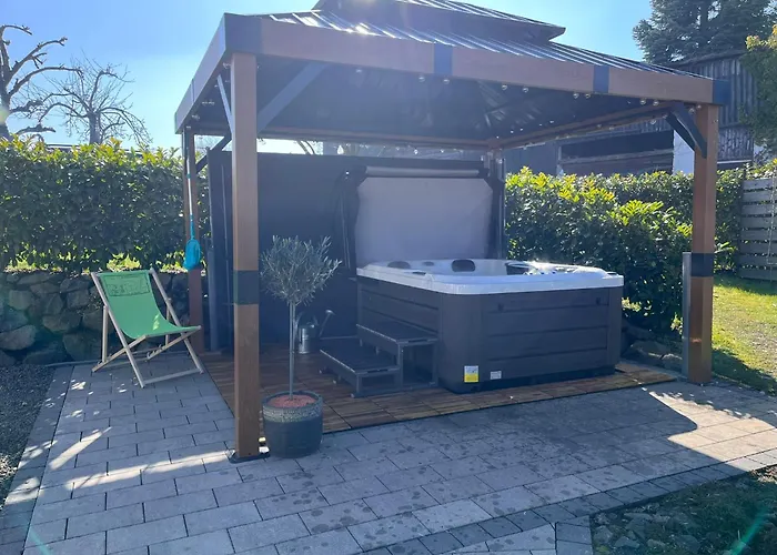 Eifelferienhaus An Der Kapelle - Kostenlose Sauna, Ofen Dom wakacyjny *