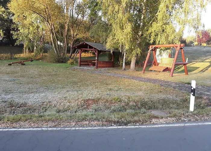 Eifelferienhaus An Der Kapelle - Kostenlose Sauna, Ofen Dom wakacyjny Kerschenbach